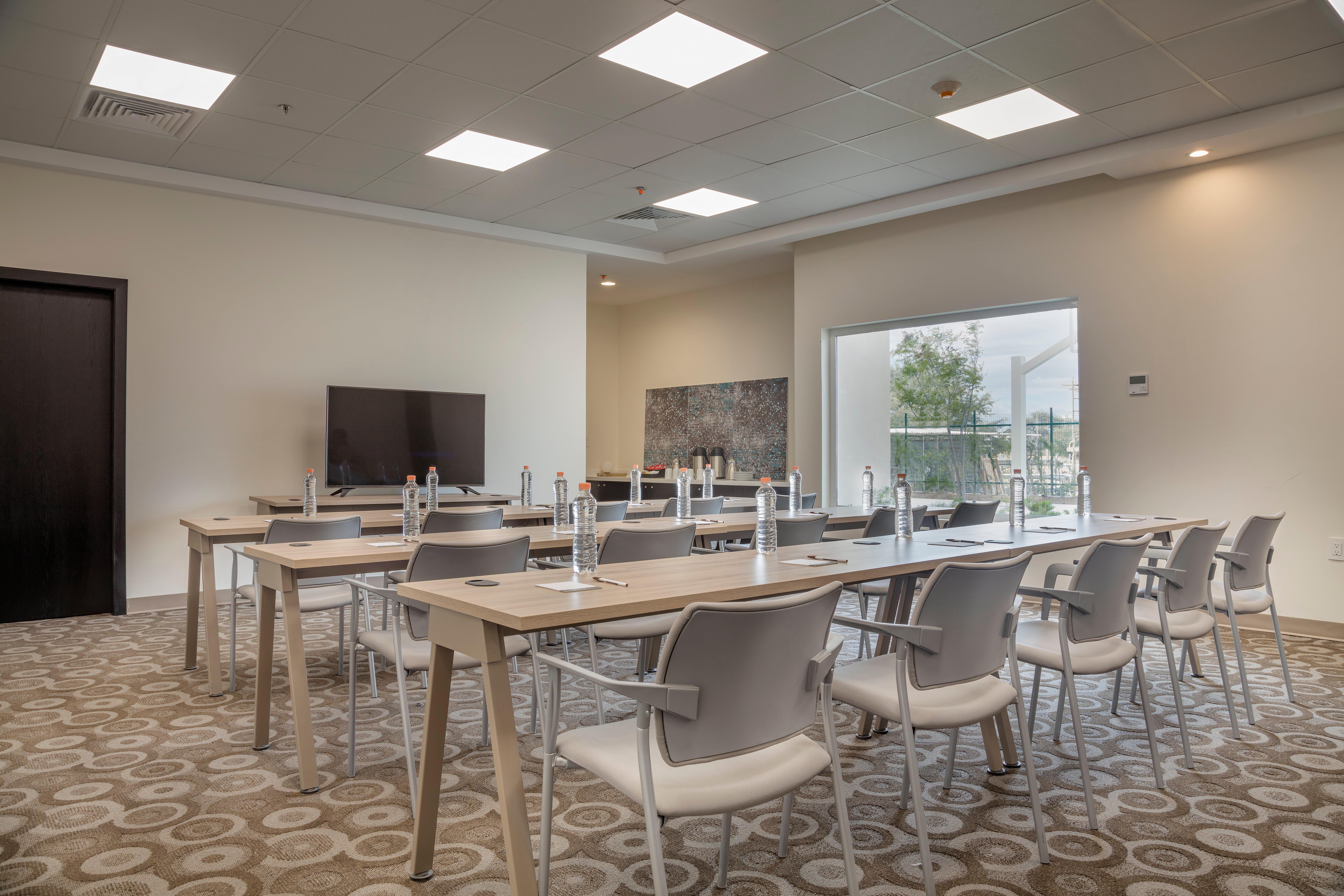 Staybridge-By Ihg Hotel Saltillo酒店